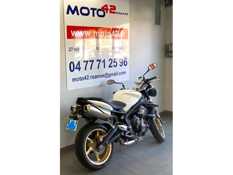 TRIUMPH STREET TRIPLE 675 R