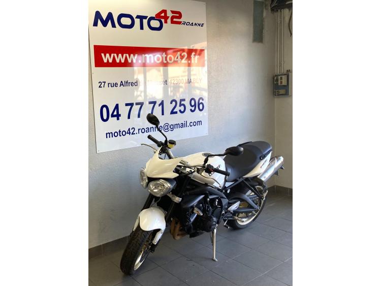 TRIUMPH STREET TRIPLE 675 R