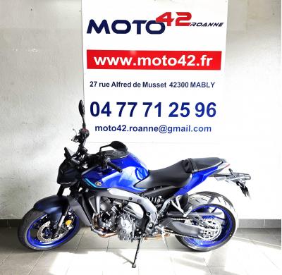 YAMAHA MT-09